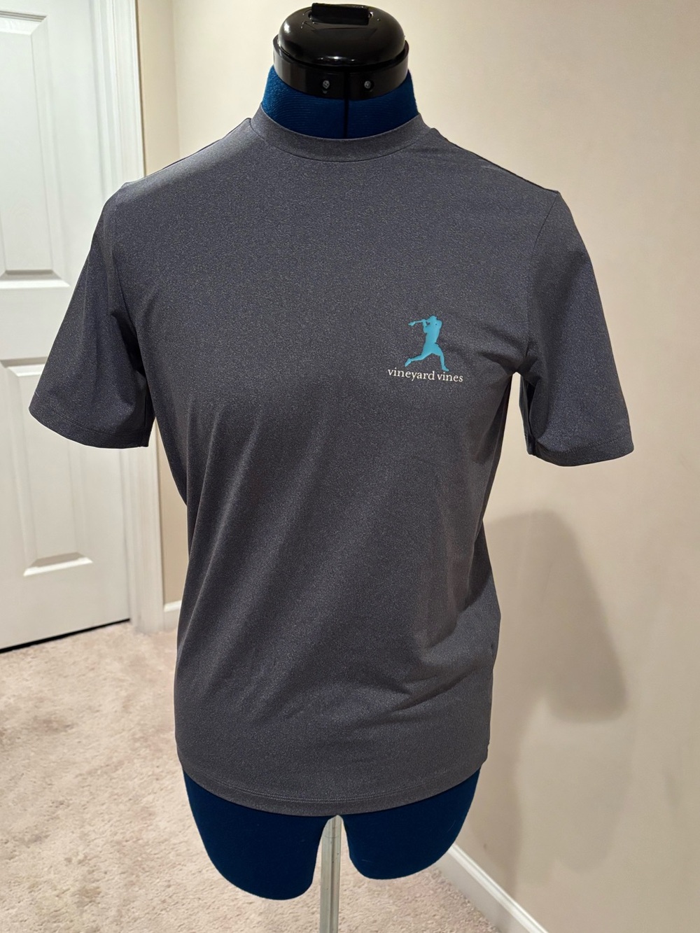 Vineyard Vines Women’s Heather Gray Performance Tee with Aqua Logo